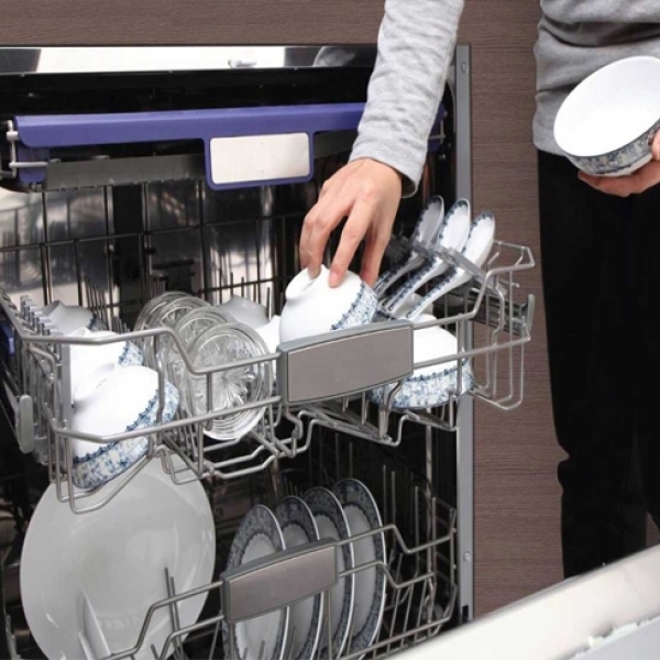 MÁY RỬA CHÉN CANDY CDP 1LS39W