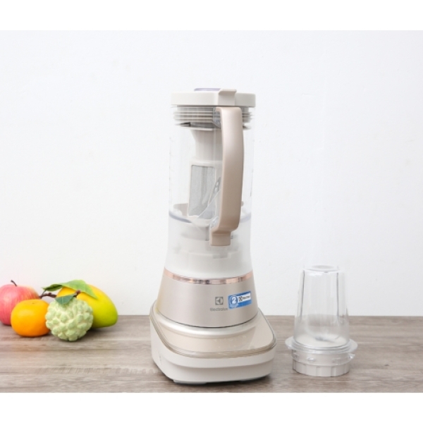 Máy xay sinh tố đa năng Electrolux E7TB1 84SM